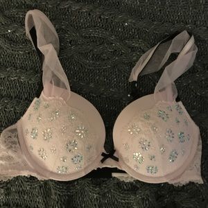 Victoria’s Secret push up bra